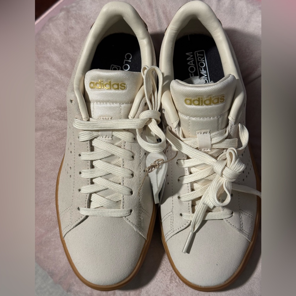 Adidas Advantage Women's Cream Sneakers with Gold Accents and leopard print heal